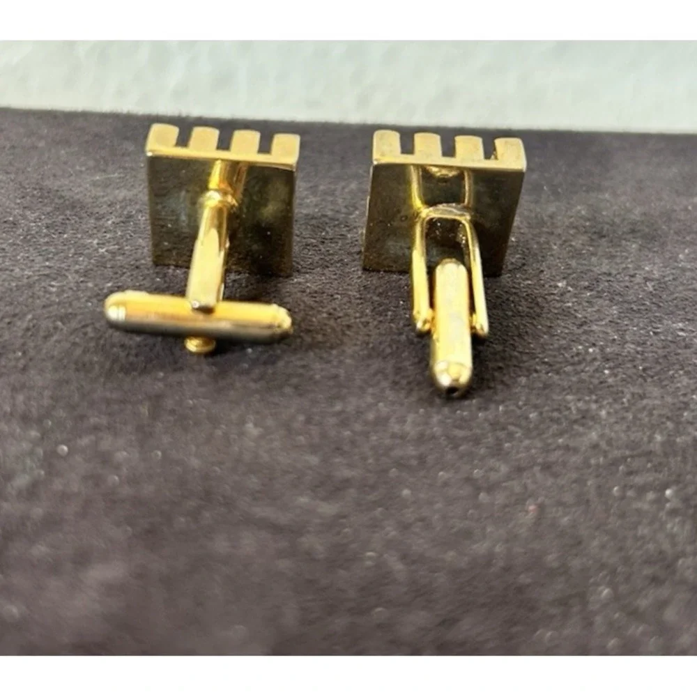 Vintage Gold-Tone 3D Geometric Checker Cufflinks Retro Brutalist VGUC